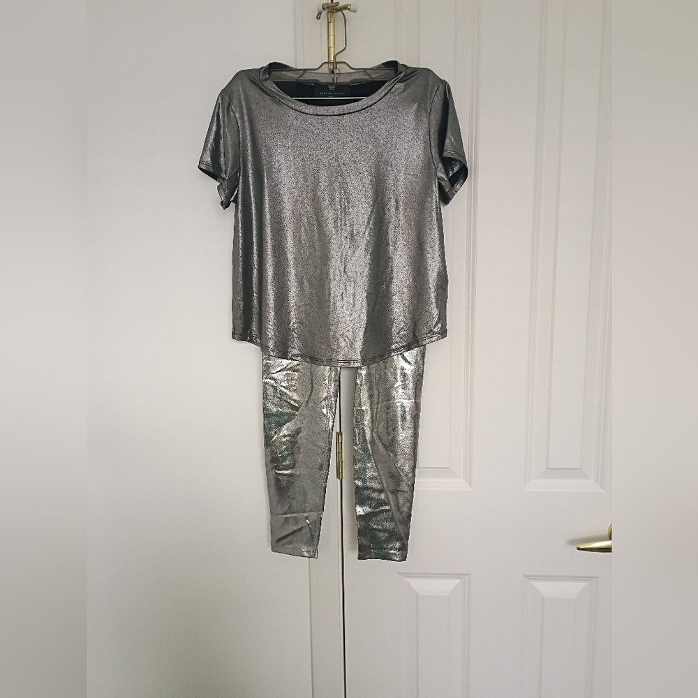 Heroine Sport Metallic Silver Leggings Set